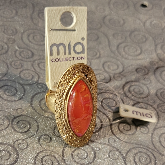 NWT! Mia Collection Brushed Gold Faux Fire Opal Statement Stretch Ring - Picture 3 of 5